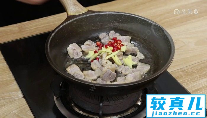 大蒜炒咸肉怎么做 大蒜炒咸肉怎么做好吃