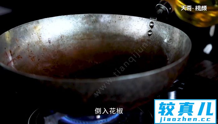 爆炒卤肥肠的做法 爆炒卤肥肠怎么做