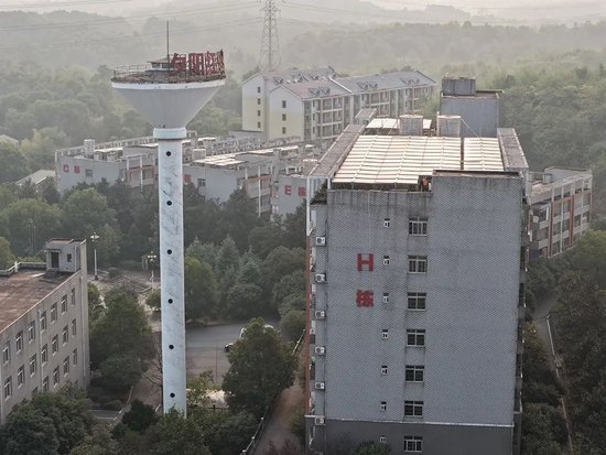 夕阳红公寓爆雷：一场疯狂的庞氏骗局走向崩塌